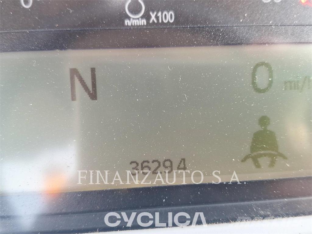CAT 745 Kĺbové nákladné autá