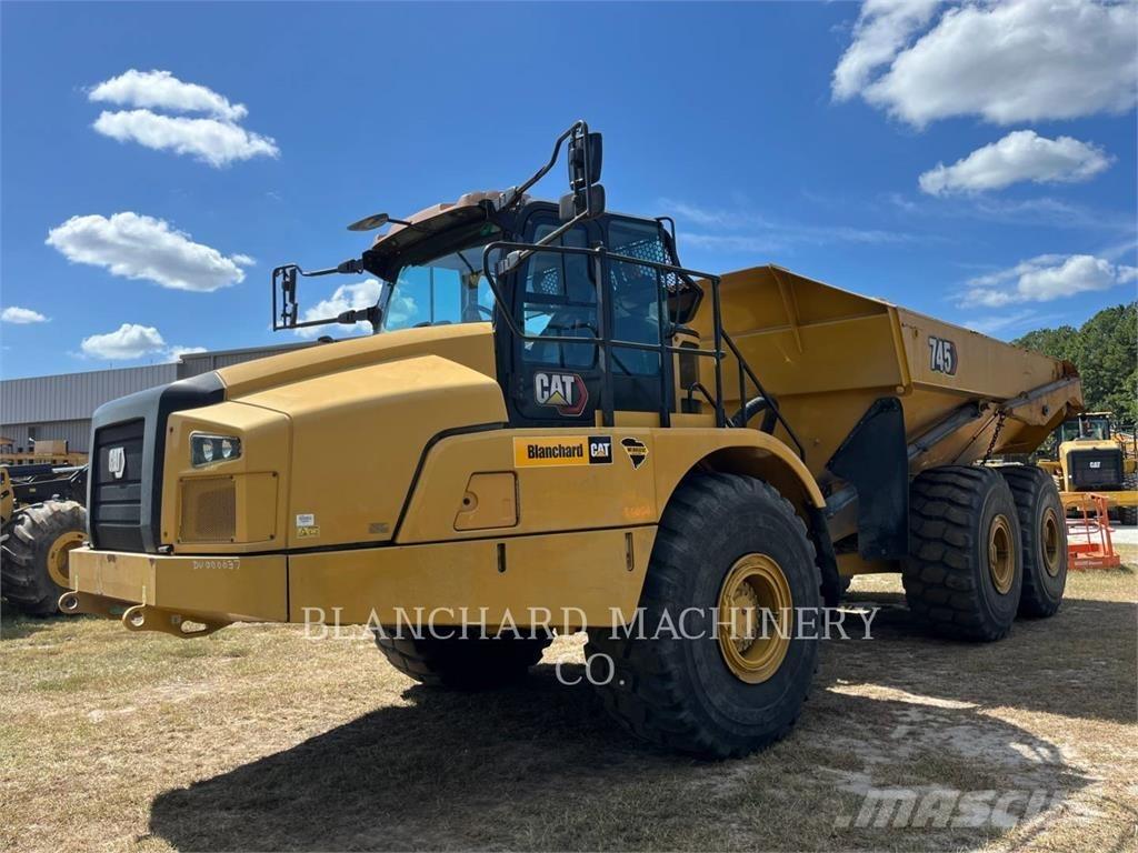 CAT 745 Kĺbové nákladné autá