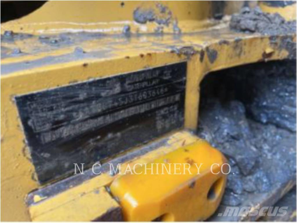 CAT 745 Kĺbové nákladné autá