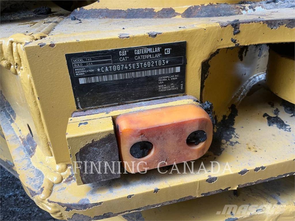 CAT 745 Kĺbové nákladné autá