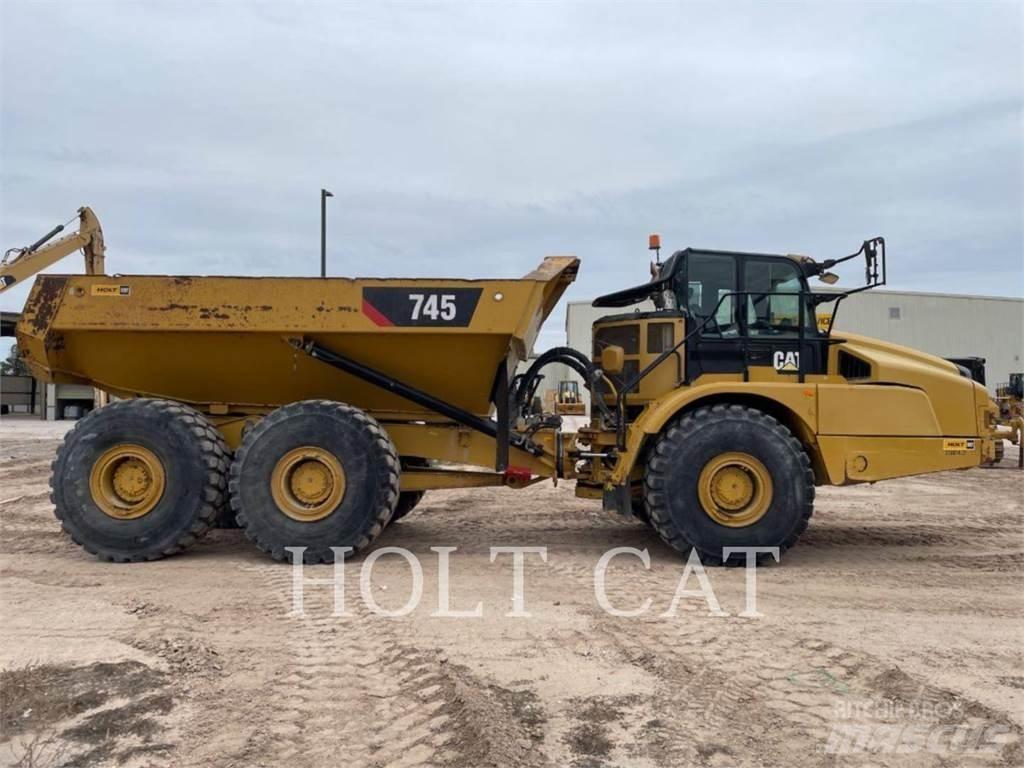 CAT 745 Kĺbové nákladné autá