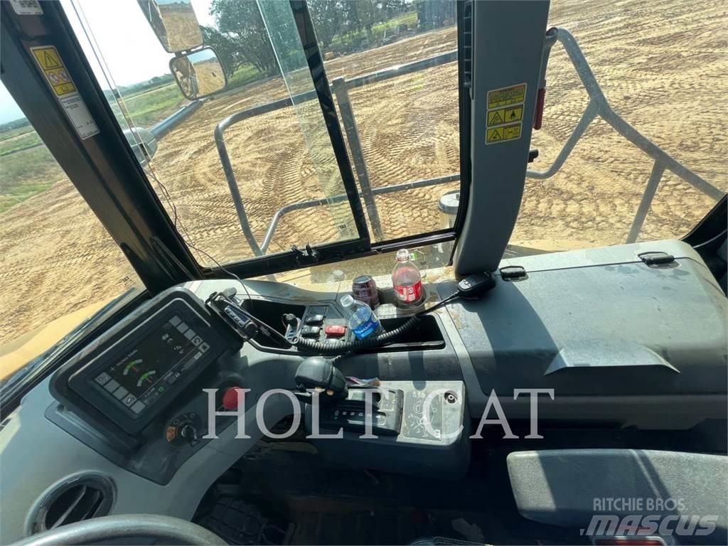 CAT 745-04 Kĺbové nákladné autá