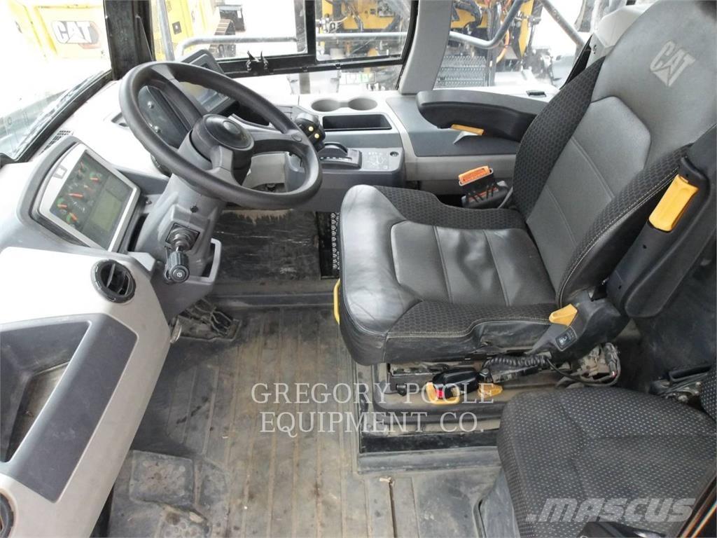 CAT 745-04 Kĺbové nákladné autá