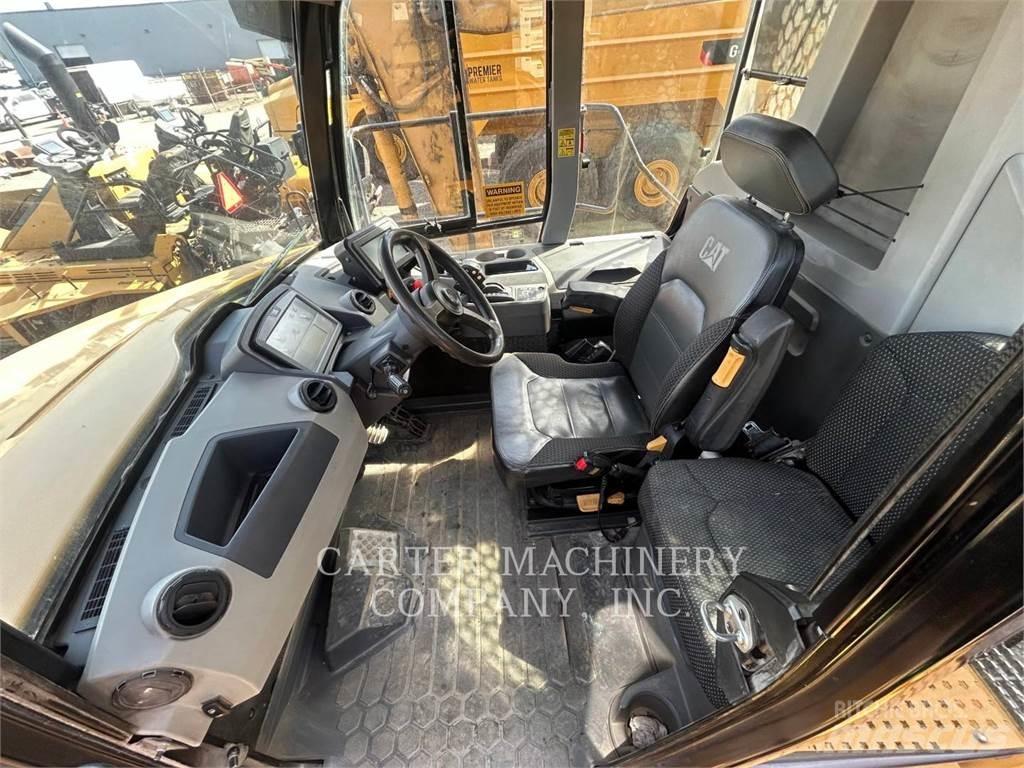 CAT 745-04 TG Kĺbové nákladné autá