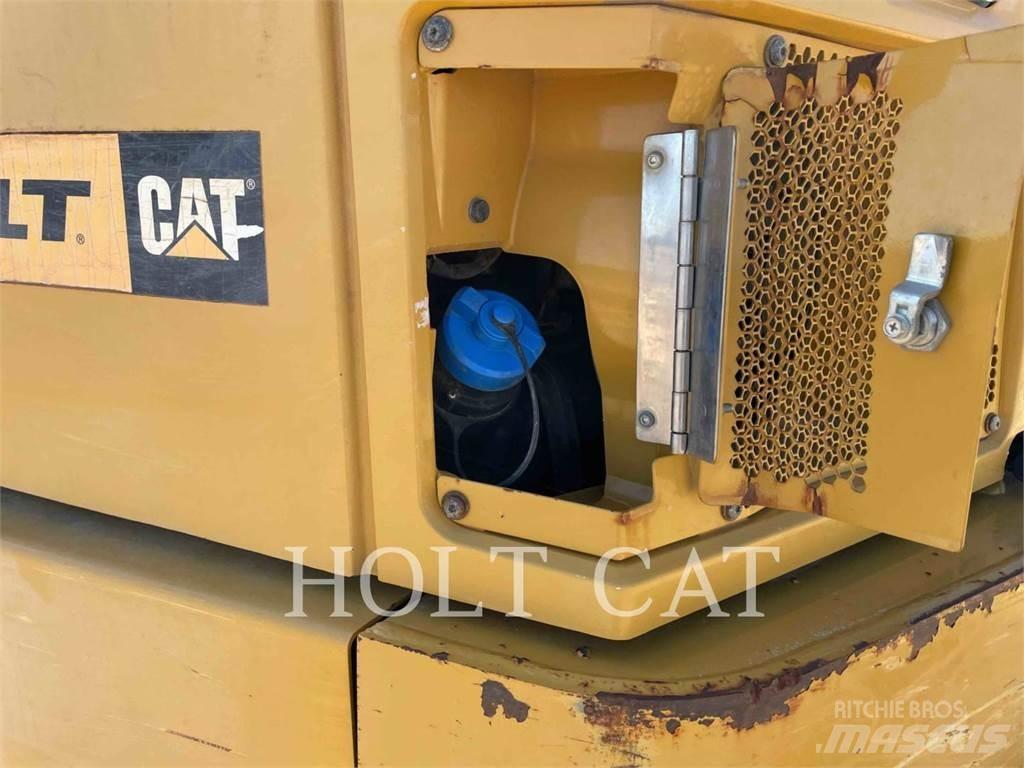 CAT 74504 Kĺbové nákladné autá