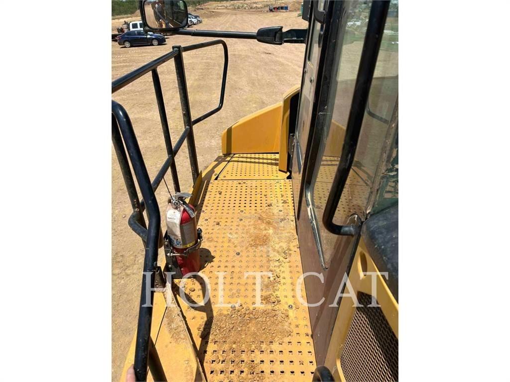CAT 74504 Kĺbové nákladné autá