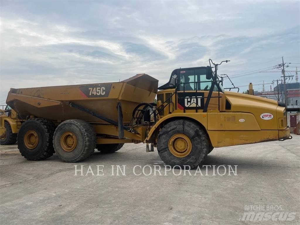 CAT 745C Kĺbové nákladné autá