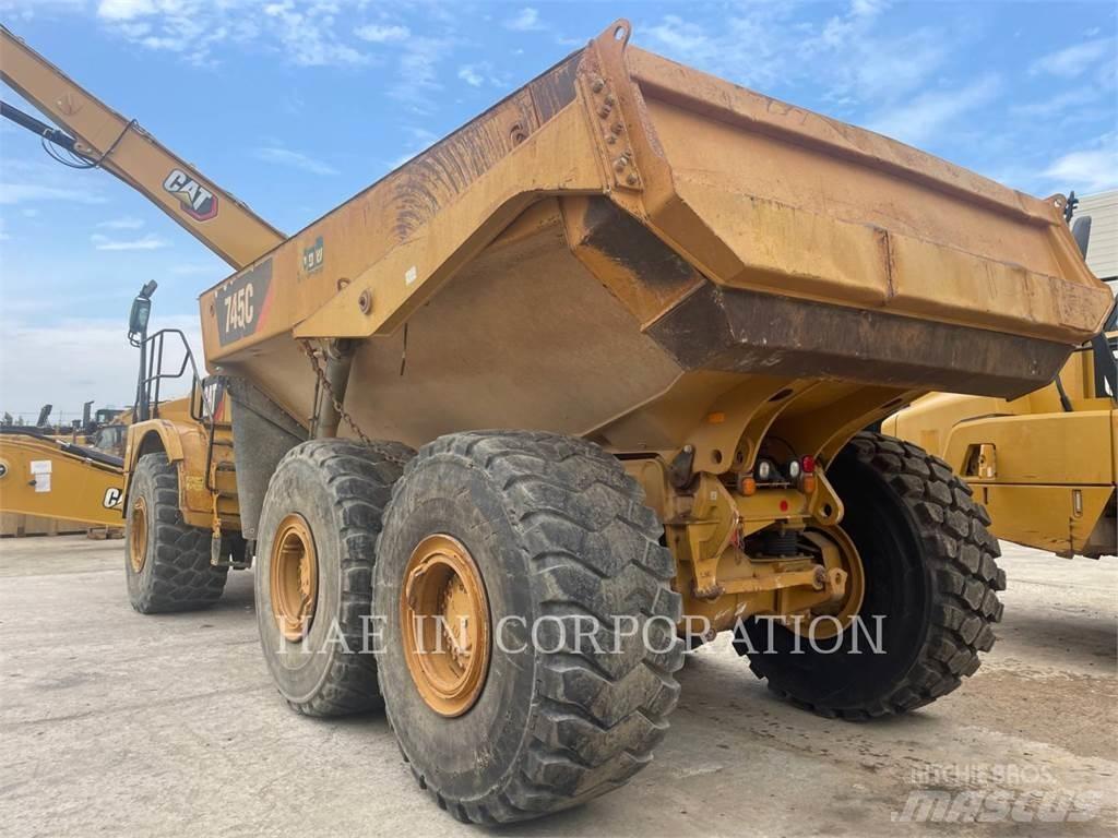 CAT 745C Kĺbové nákladné autá
