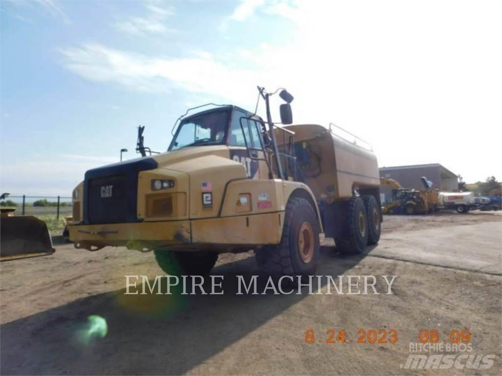 CAT 745C WT Cisterny na vodu