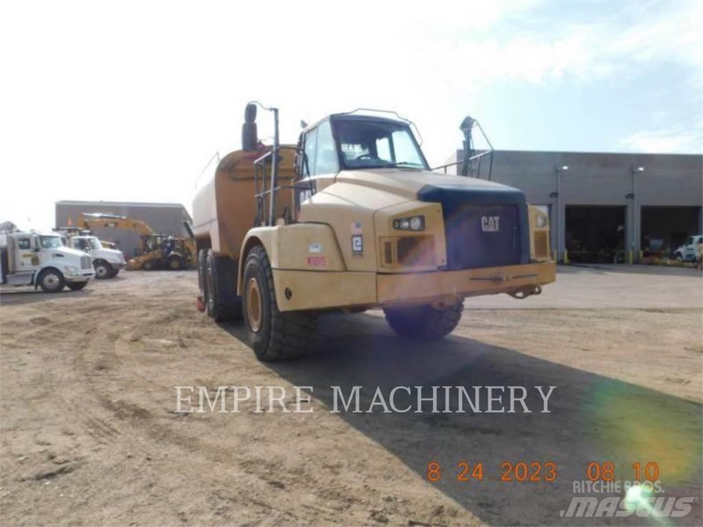 CAT 745C WT Cisterny na vodu