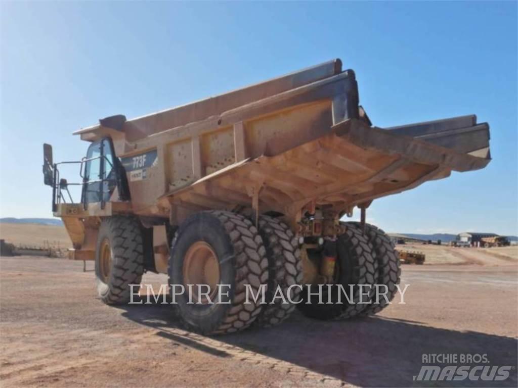 CAT 773F Kĺbové nákladné autá