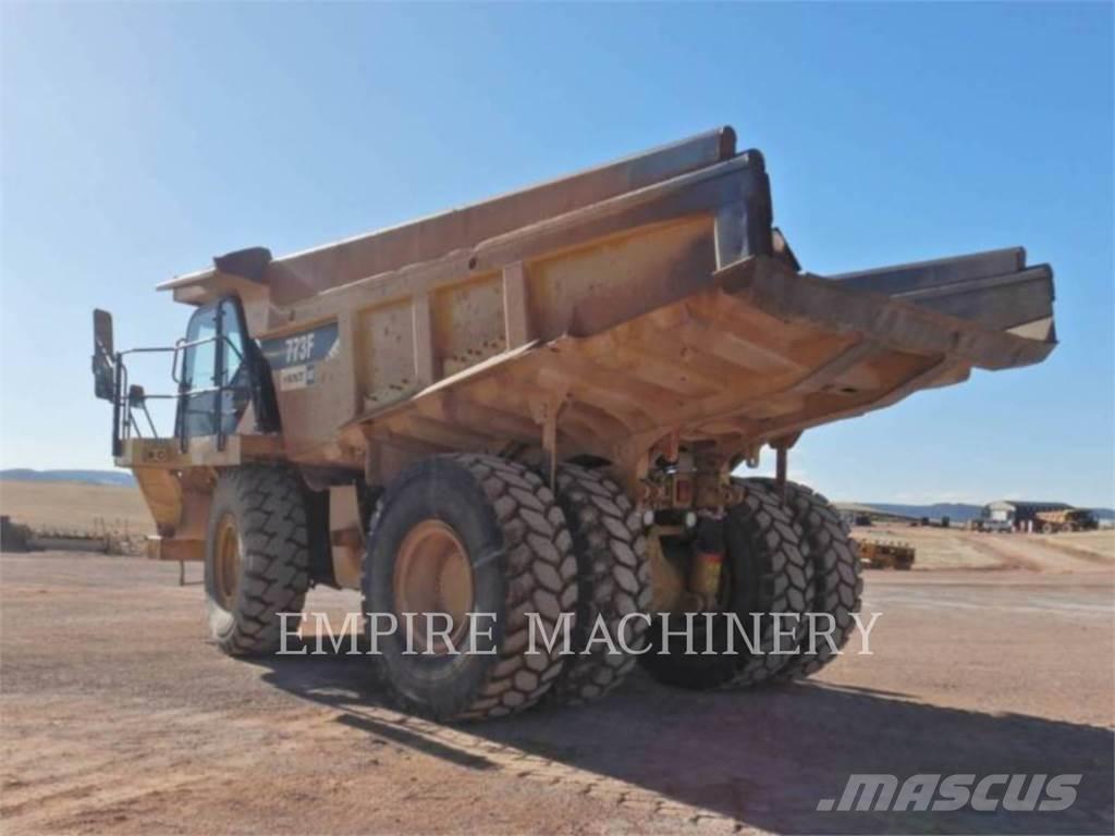 CAT 773F Kĺbové nákladné autá