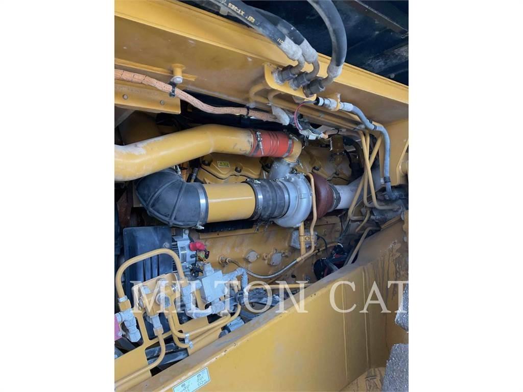 CAT 775F Kĺbové nákladné autá