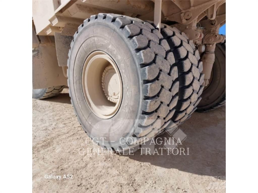 CAT 775F Kĺbové nákladné autá
