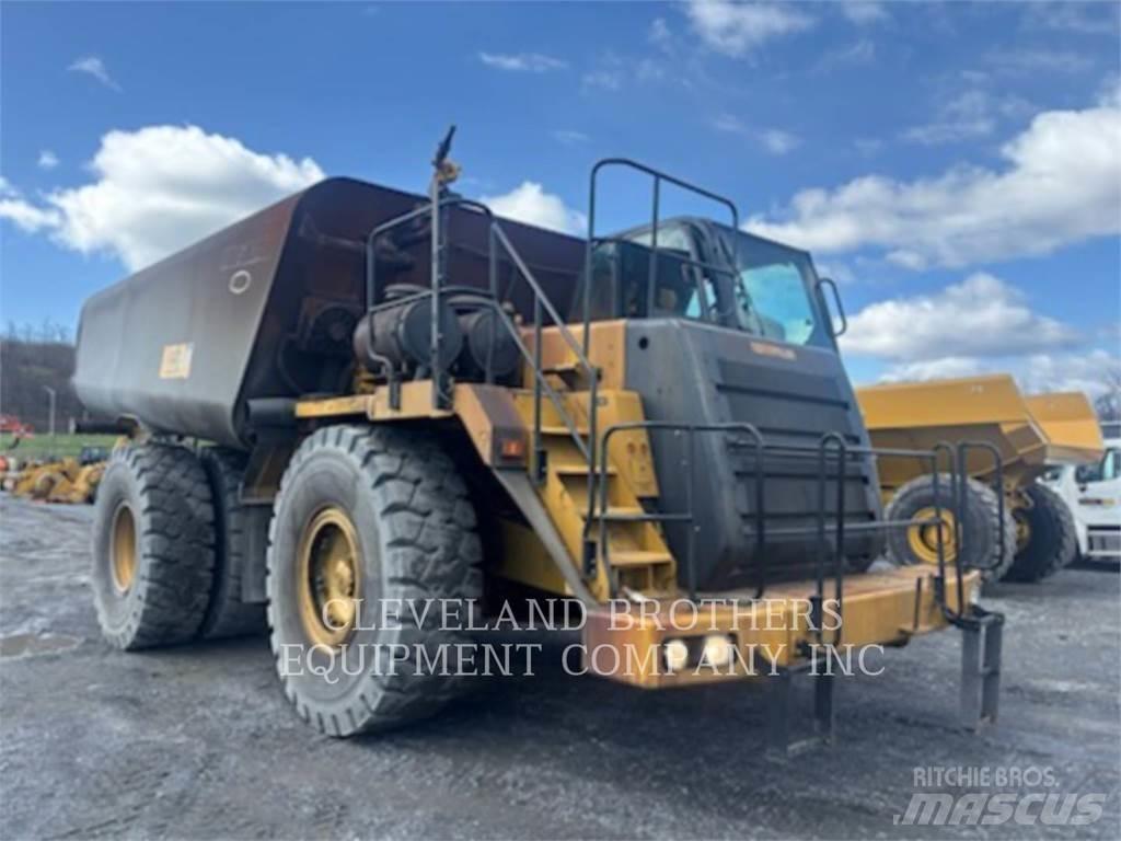 CAT 775F Cisterny na vodu