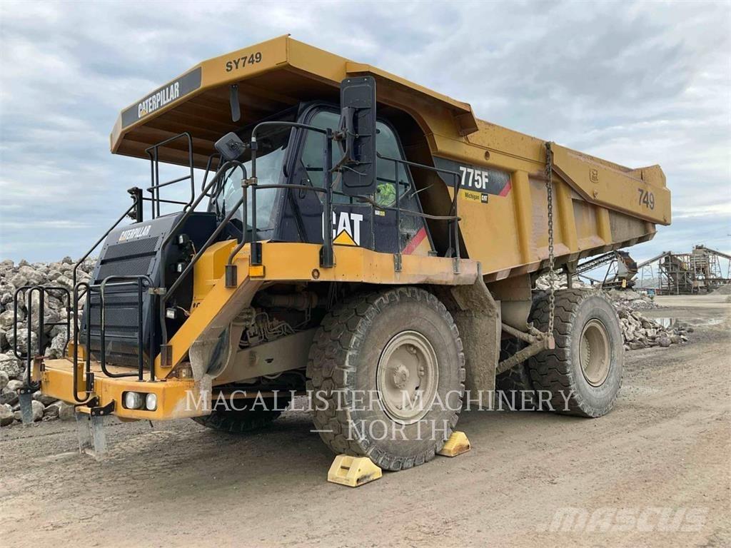 CAT 775F Kĺbové nákladné autá