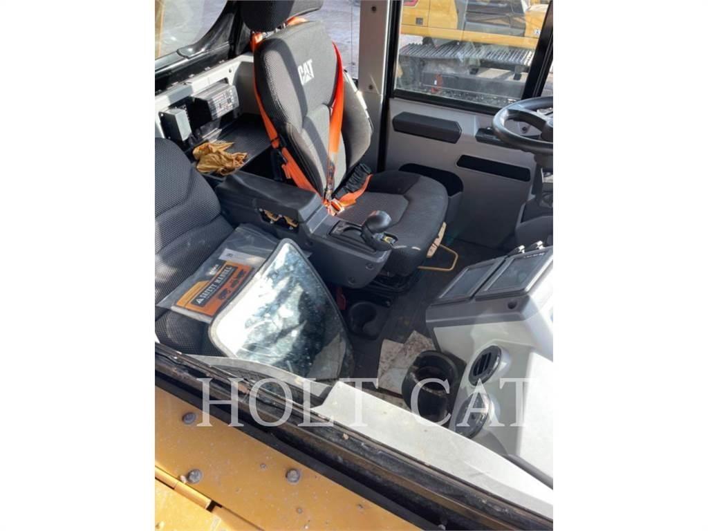 CAT 775G Kĺbové nákladné autá