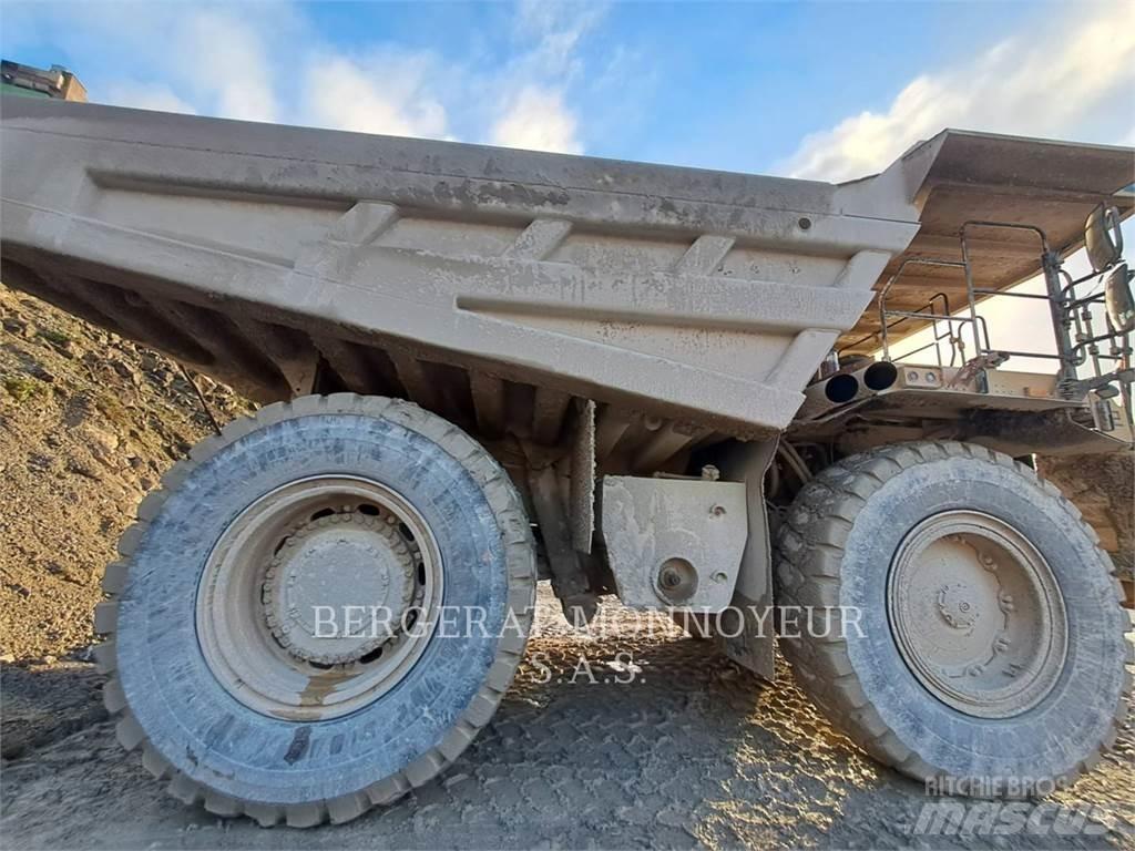 CAT 777G Kĺbové nákladné autá