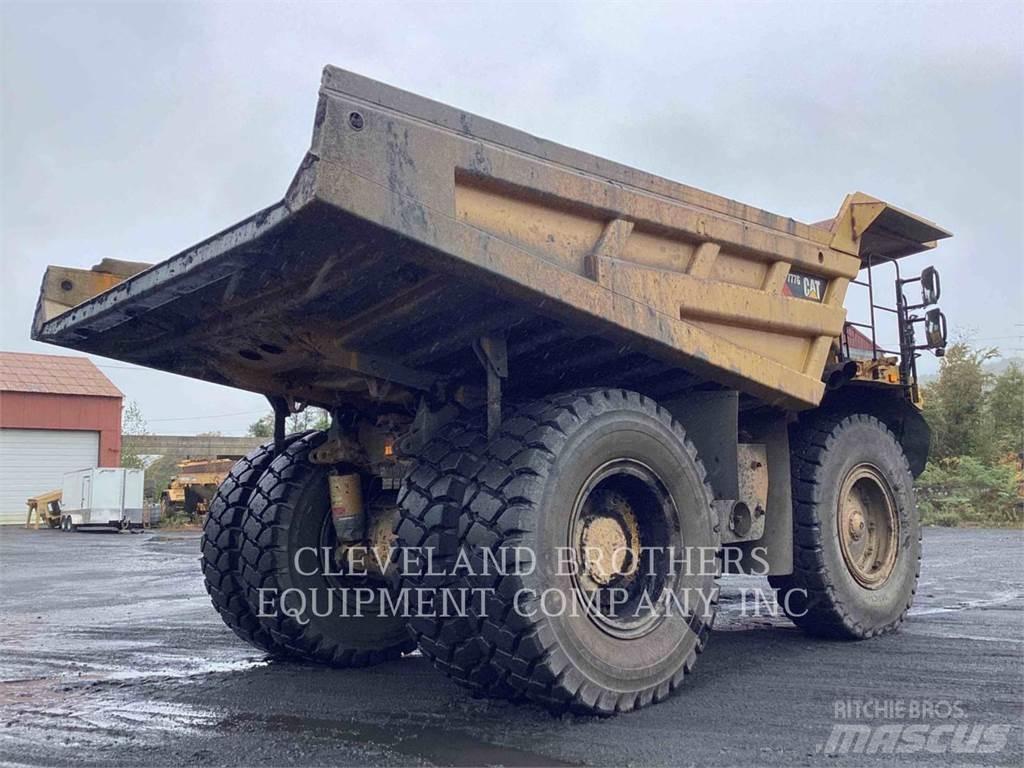 CAT 777G Kĺbové nákladné autá