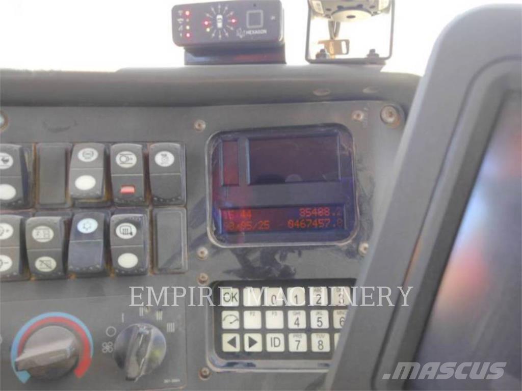 CAT 789D Kĺbové nákladné autá