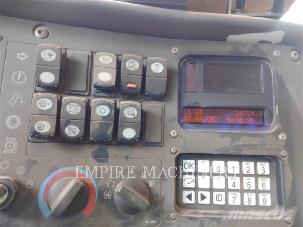 CAT 789D Kĺbové nákladné autá