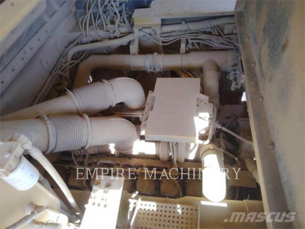 CAT 789D Kĺbové nákladné autá