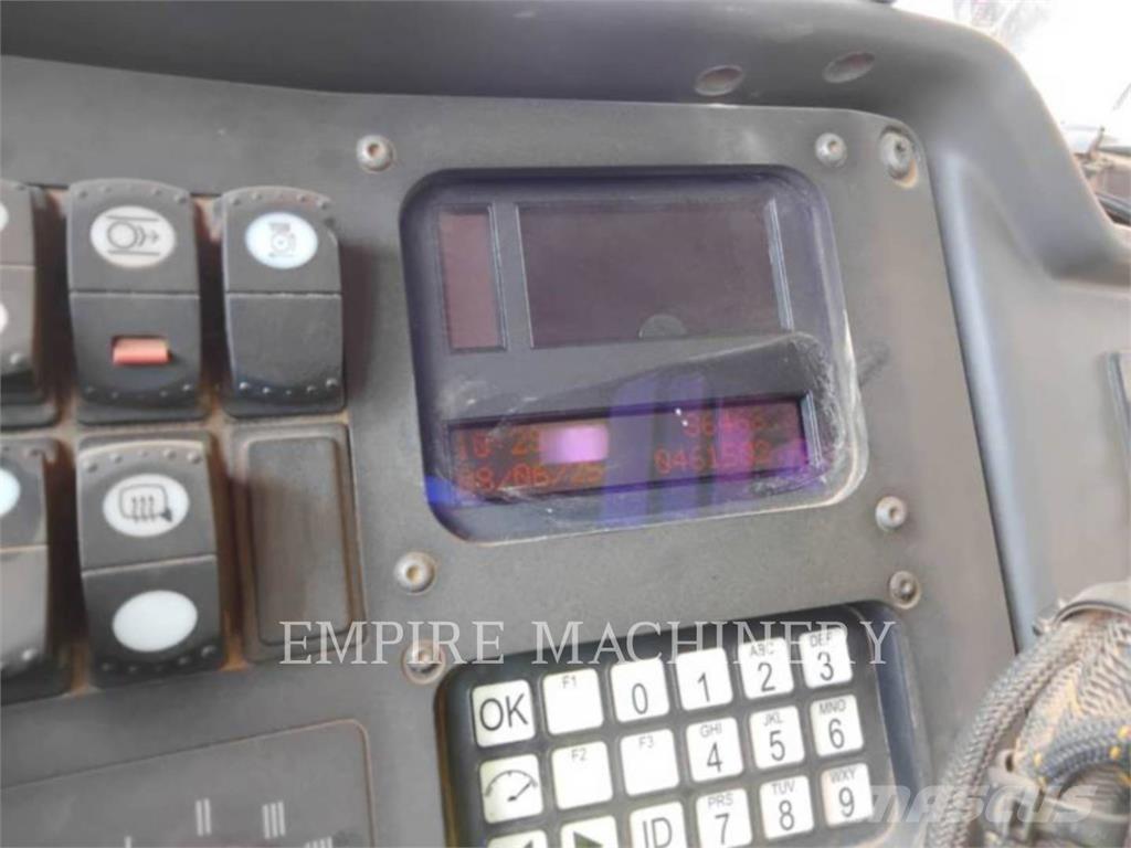 CAT 789D Kĺbové nákladné autá