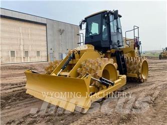 CAT 815 Pôdne kompaktory