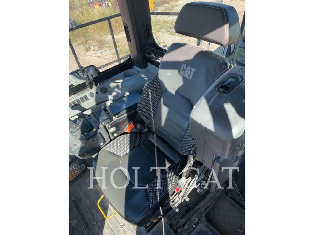 CAT 815 Pôdne kompaktory