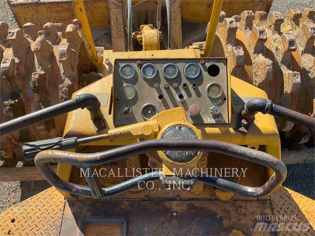 CAT 815 Pôdne kompaktory