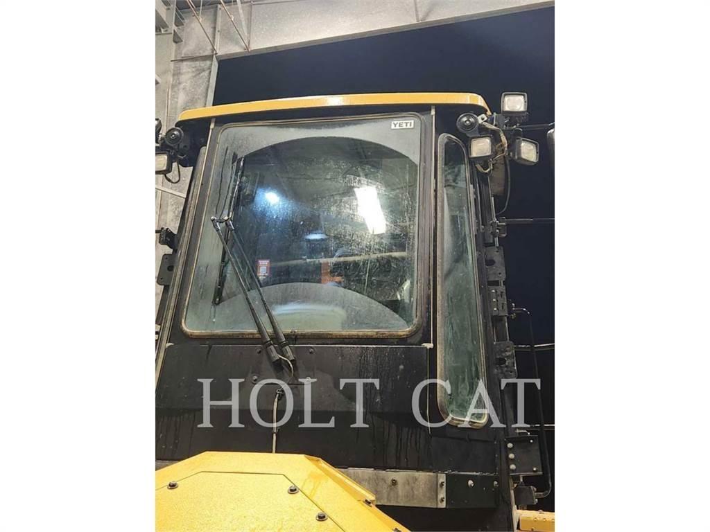 CAT 815 Pôdne kompaktory