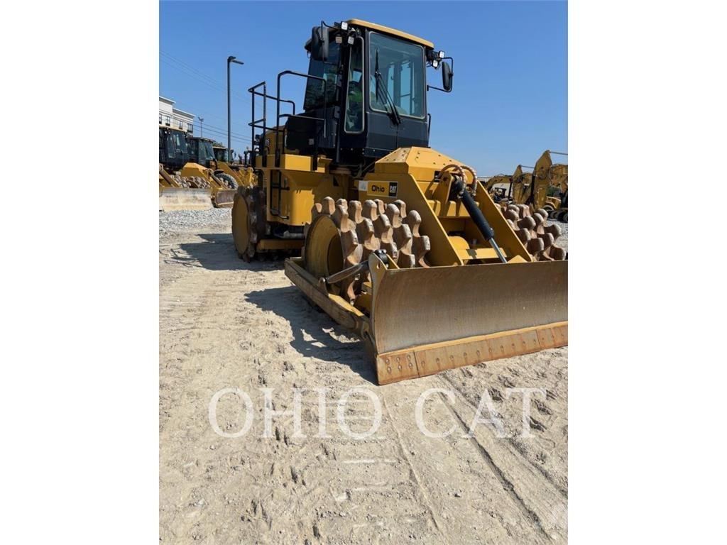 CAT 815 Pôdne kompaktory
