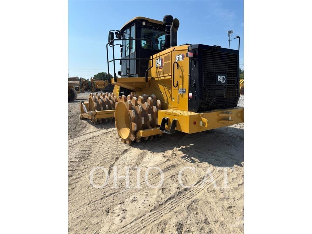 CAT 815 Pôdne kompaktory