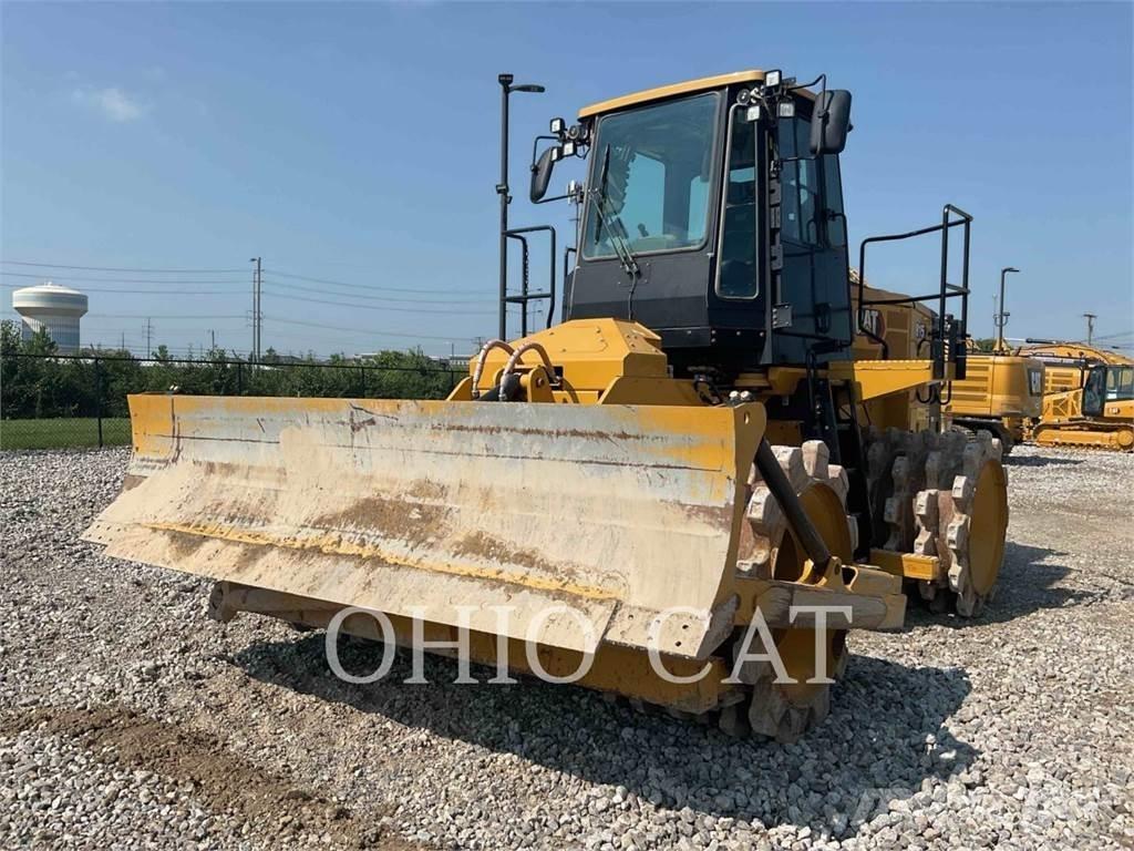 CAT 815 Pôdne kompaktory