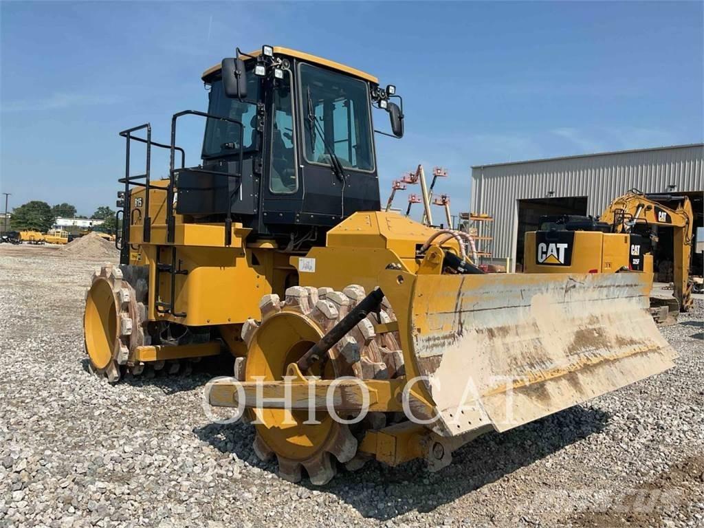 CAT 815 Pôdne kompaktory