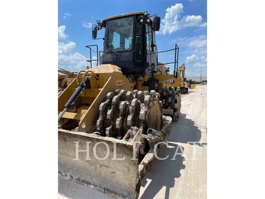 CAT 815 Pôdne kompaktory