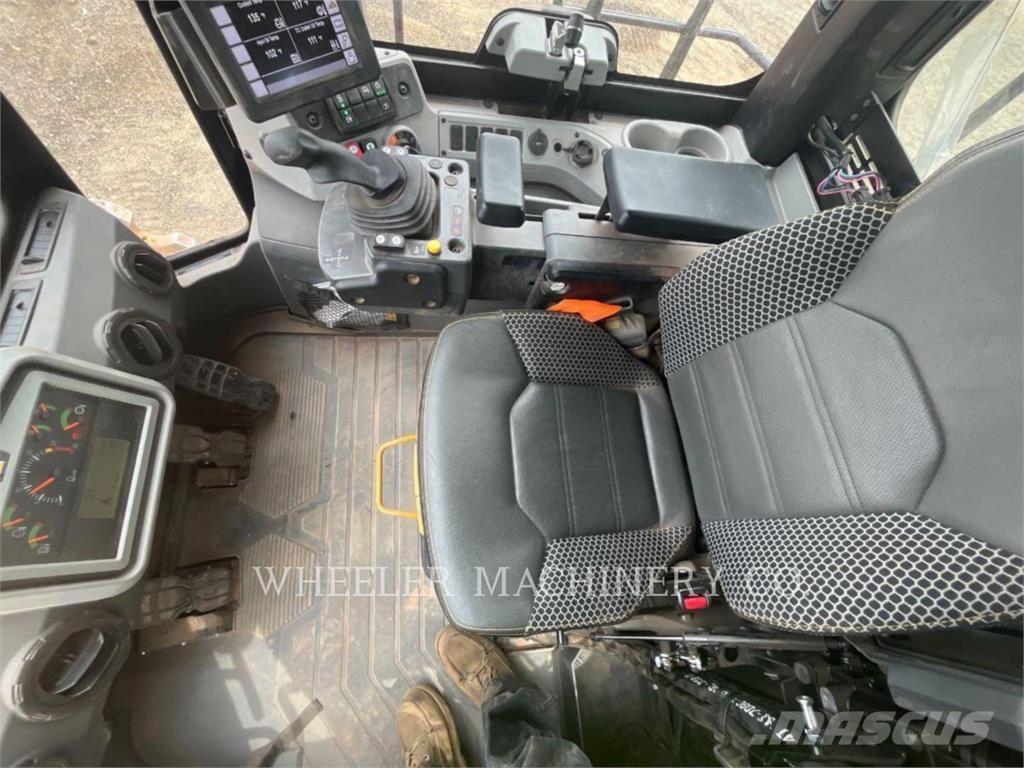 CAT 815 Kombinované valce