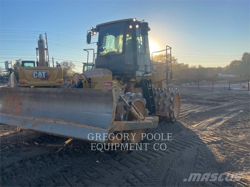 CAT 815-11 Pôdne kompaktory