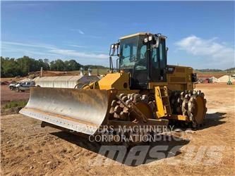 CAT 815F Pôdne kompaktory
