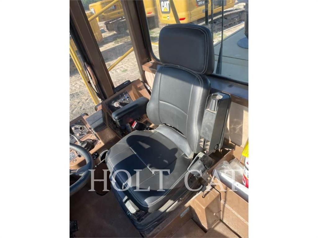 CAT 815F Pôdne kompaktory