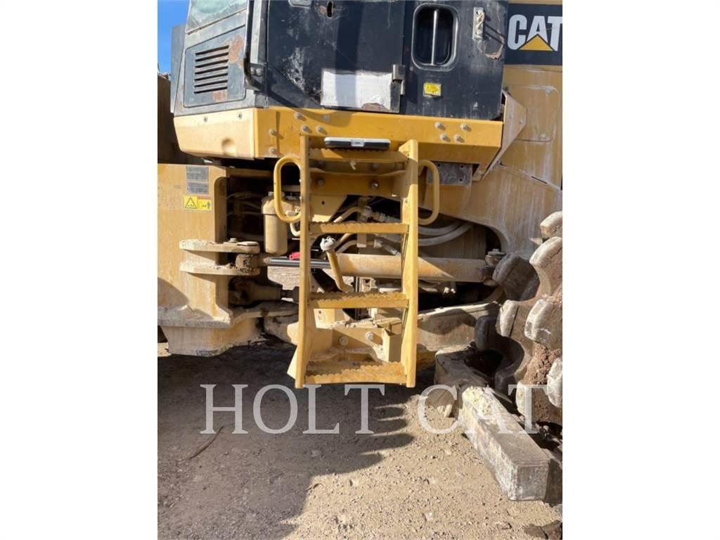 CAT 815F Pôdne kompaktory