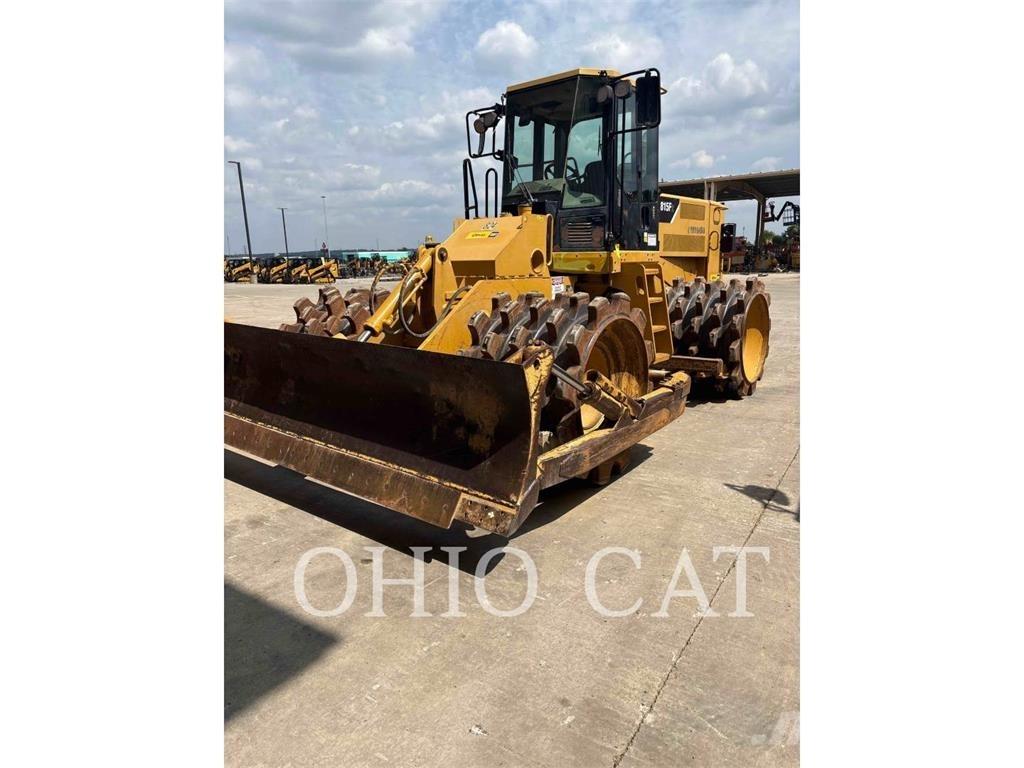 CAT 815F2 Pôdne kompaktory