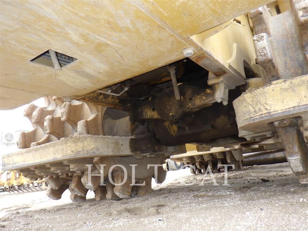 CAT 815FII Pôdne kompaktory