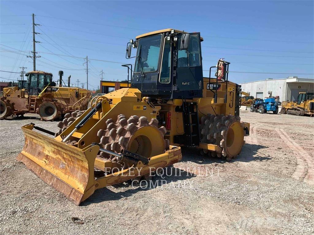 CAT 815K Pôdne kompaktory