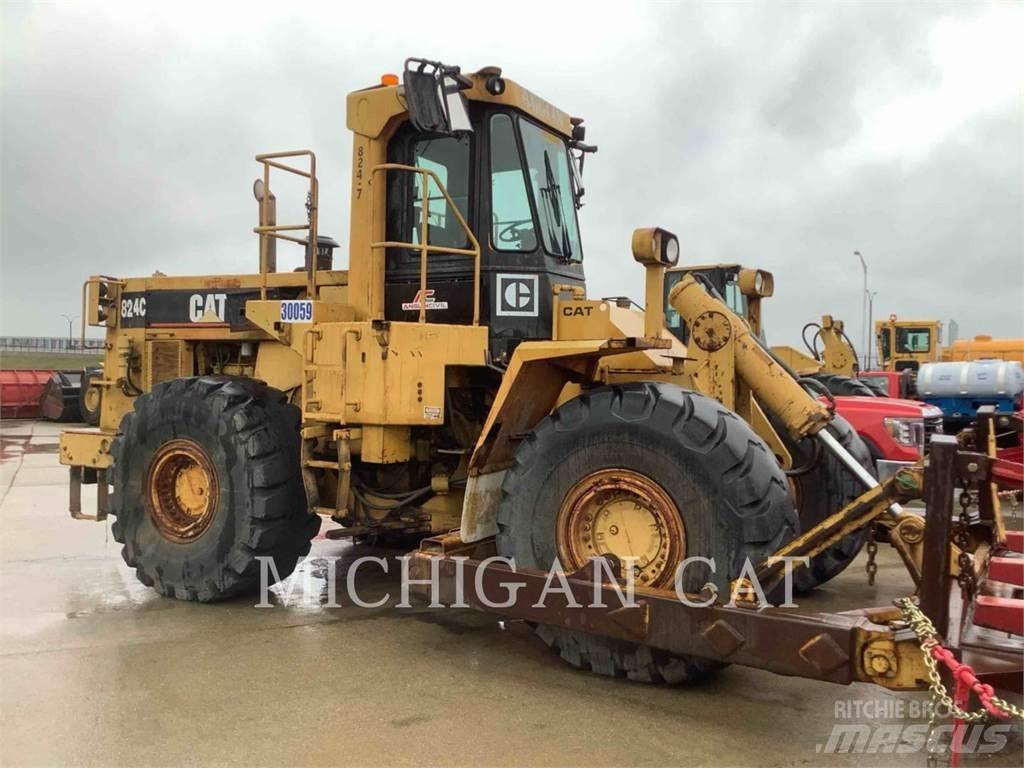 CAT 824C Kolesové nakladače