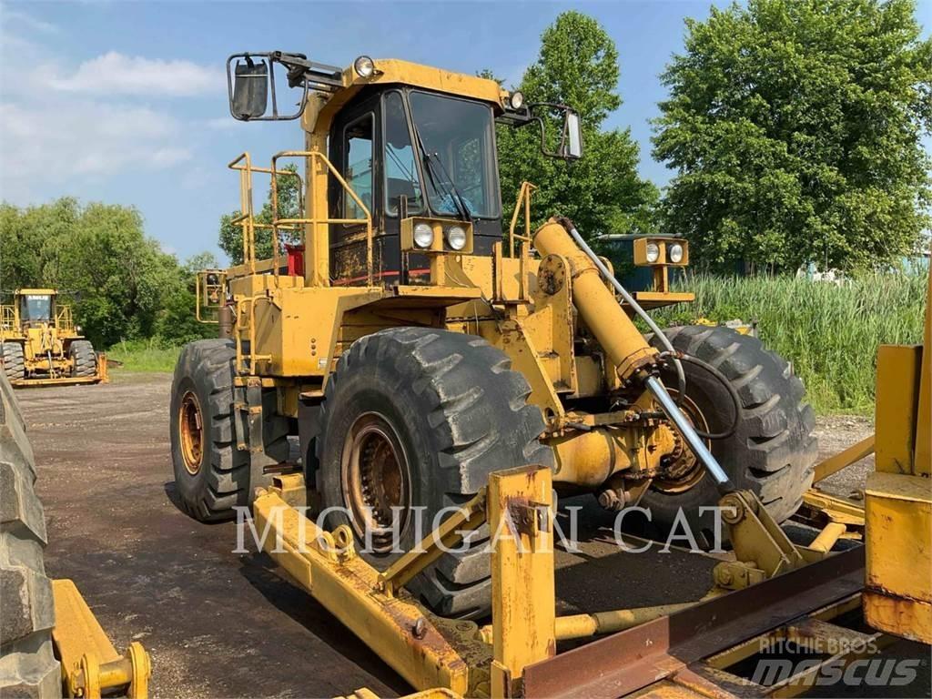 CAT 824C Kolesové nakladače