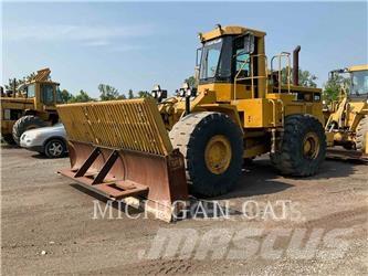 CAT 824C Kolesové nakladače