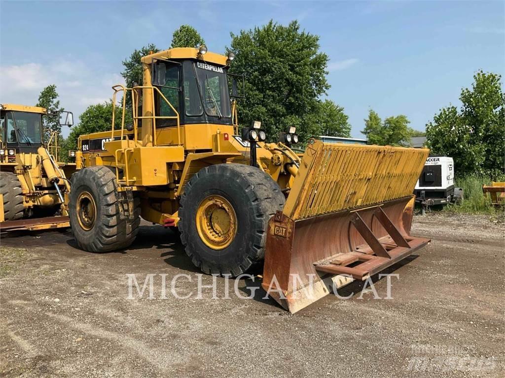 CAT 824C Kolesové nakladače