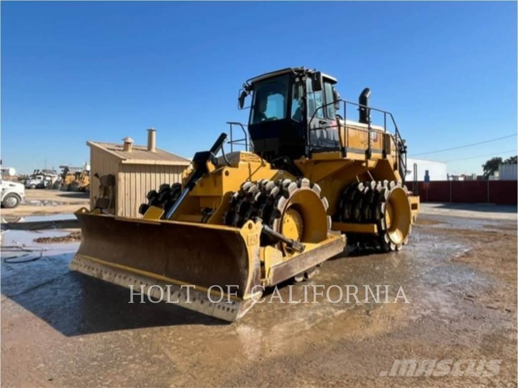 CAT 825K Pôdne kompaktory