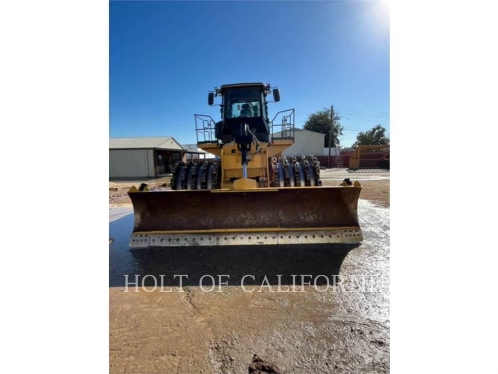 CAT 825K Pôdne kompaktory